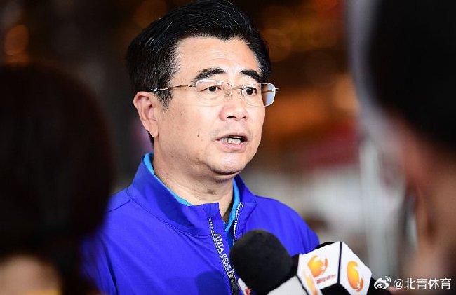 不自觉地渐渐变得越来越大